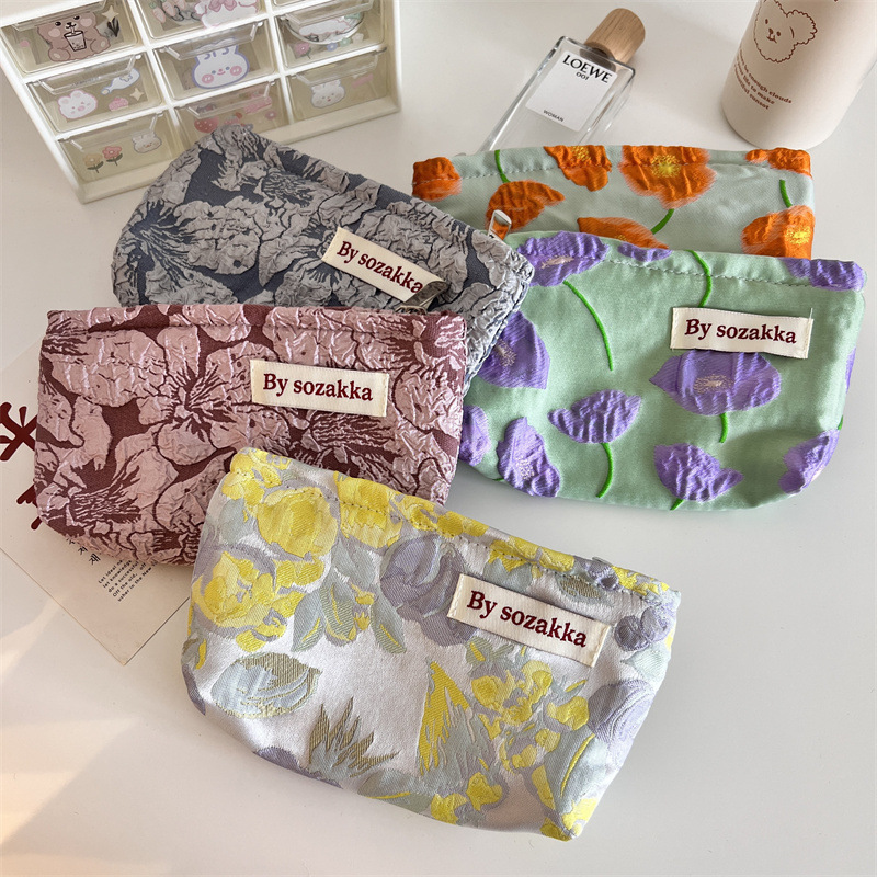 Travel Accessories Pouch For Women - 프랑스 양각 꽃 여행 화장품 보관