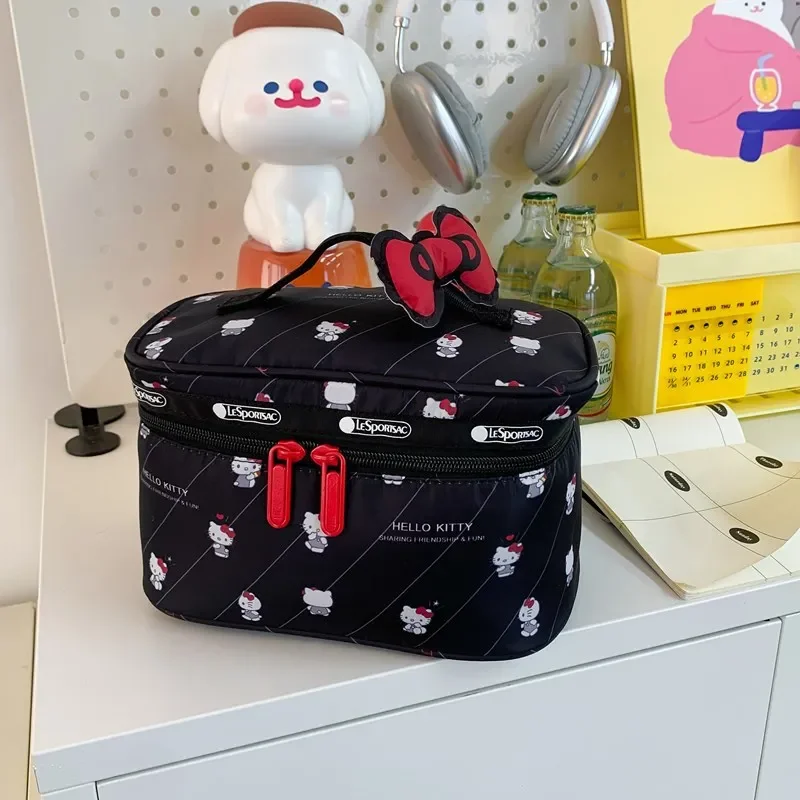 헬로 키티 메이크업 가방 대용량 여행용 세면도구 가방  - Travel Accessories Organiser 리뷰 및 가격