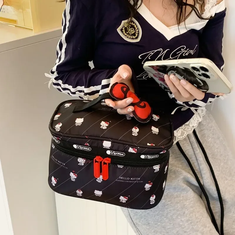 헬로 키티 메이크업 가방 대용량 여행용 세면도구 가방  - Travel Accessories Organiser 리뷰 및 가격